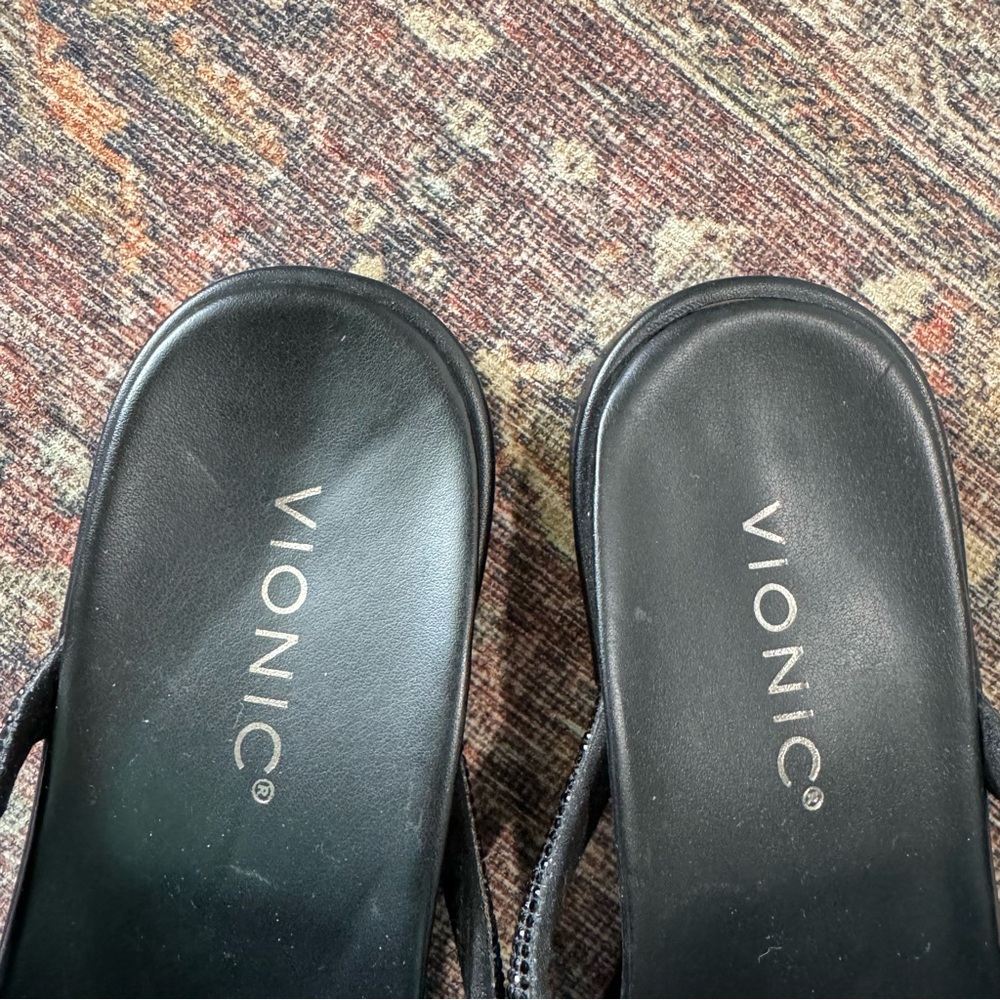 Vionic Vista Shine Black Rhinestone Square Toe Flipflop Sandals 8 - Picture 3 of 9